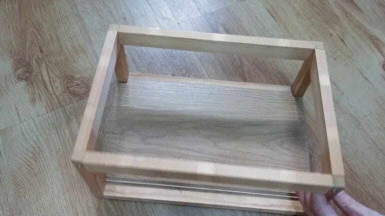 how to build a strong wooden box frame
