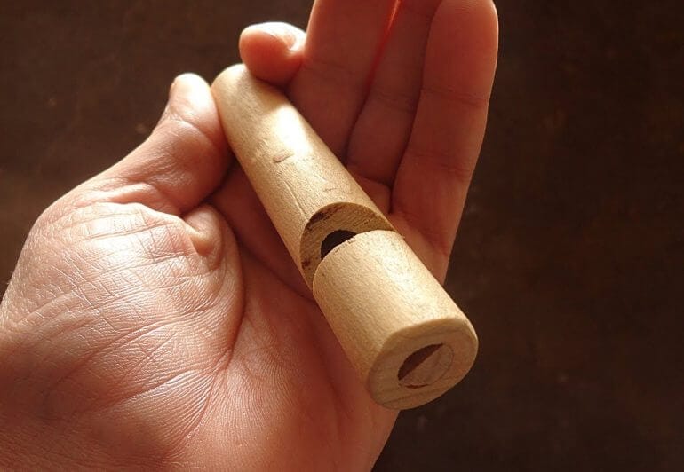 how to make a wood whistle
