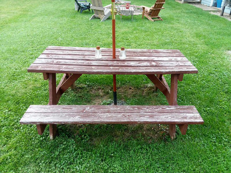 how to refinish outdoor wood furniture
