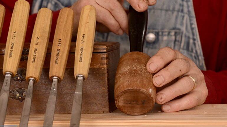 how to use wood carving tools
