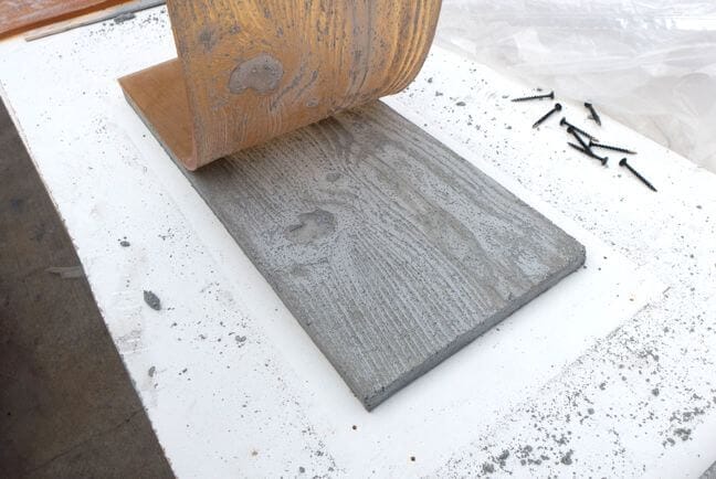 how to make concrete molds from wood

