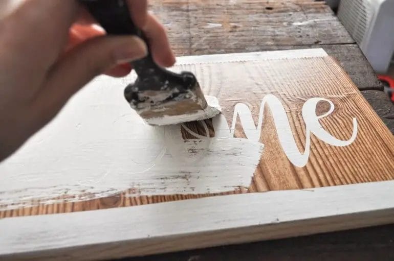 how to paint with stencils on wood
