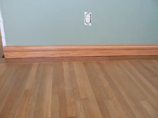 should wood floors match trim
